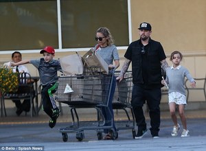 41C75F9800000578-4641566-The_Maddens_Son_Sparrow_seven_husband_Joel_Madden_38_and_daughte-a-2_1498515664674.jpg