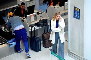 ana-beatriz-barros-at-airport-in-rio-de-janeiro- (2).jpg