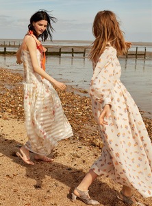593b6ea507a3f_HarpersBazaarUK-July2017-28.thumb.jpg.b1eeec2fe5bf8e2098d623aa5593433d.jpg