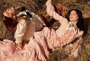 593b6ed7ddb71_HarpersBazaarUK-July2017-30.thumb.jpg.9a6096bf58f4de061ecf298fe6ca6d34.jpg