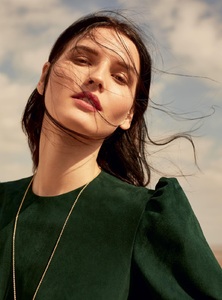 593b6ede9534e_HarpersBazaarUK-July2017-37.thumb.jpg.282088d699fe078e3d4844ccf8e541d2.jpg
