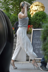    scarjo110617BZNimage8.jpg