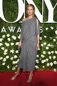 Carolyn+Murphy+2017+Tony+Awards+Arrivals+GP8c1zEx_ZHx.jpg