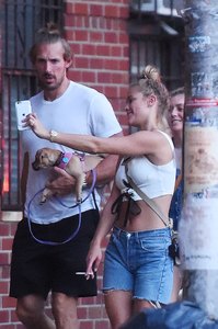    ninaa120617BZNimage125.jpg