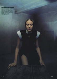 vogue russia dec 1999 photo zanna (4).jpg