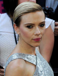  scarjo130617BZNimage102.jpg