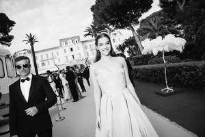 5941363942f5c_2017-05-25amfARCannes6.thumb.jpg.4f61a2e978d1a0fc69b7befdcd38fa68.jpg