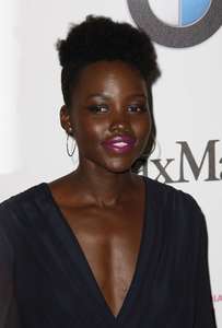 Lupita-Nyongo--Women-In-Film-2017-Crystal-+-Lucy-Awards--04.jpg