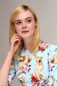 Elle-Fanning --The-Beguiled-Press-Conference--01.jpg