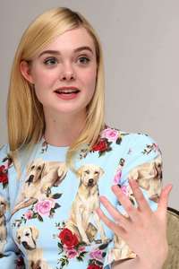 Elle-Fanning --The-Beguiled-Press-Conference--13.jpg