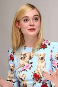 Elle-Fanning --The-Beguiled-Press-Conference--16.jpg