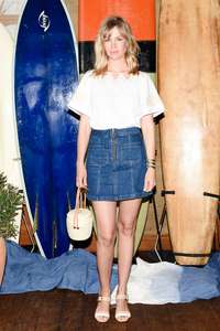 January-Jones - Madewell-and-the-Surfrider-Foundation-Collaboration-Launch--02.jpg