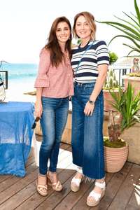 594364dee278b_Sasha-Alexander-and-Shiri-Appleby-Madewell-and-the-Surfrider-Foundation-Collaboration-Launch--05.thumb.jpg.ba8a7c253b3bf1290effef1dc307aa32.jpg