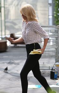    hollyw160617BZNimage41.jpg