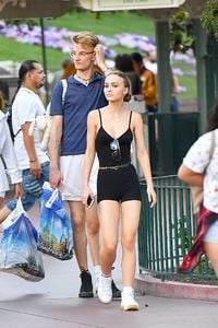    lrd170617BZNimage7.jpg