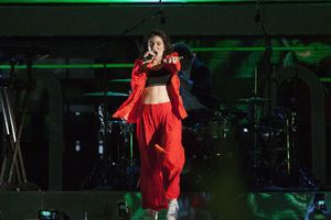        lorde190617BZNimage103.jpg