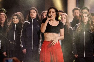        lorde190617BZNimage107.jpg