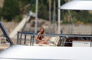       gpaltrow190617BZNimage128.jpg