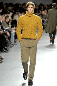 59484e1778279_HermesFallWinter20112012ParisFashionWeek.thumb.jpg.120a9010f4b317ca4c12d084f611dd73.jpg