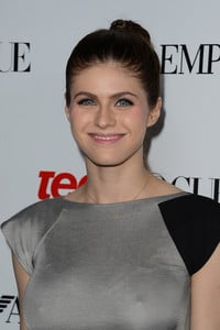 Alexandra Daddario - 1 - Face.jpg