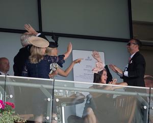   hollyw230617BZNimage110.jpg