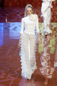 Valentino SS05 show2 CC 142.jpg