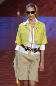 Valentino SS05 show2 CC 130.jpg