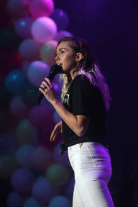 Miley Cyrus performs on stage during the 2017 BLI Summer Jam at Nikon at Jones Beach Theater on June 16, 2017 in Wantagh, New York 8.jpg