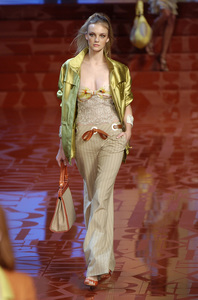 Valentino SS05 show2 CC 200.jpg