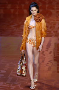 Valentino SS05 show2 CC 040.jpg