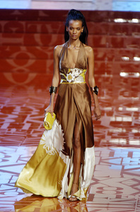 Valentino SS05 show2 CC 141.jpg