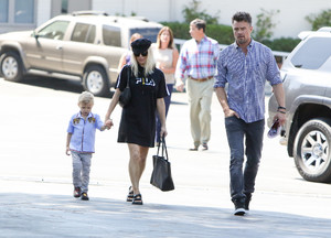 Fergie+Josh+Duhamel+out+HeO5XRUn1ucx.jpg