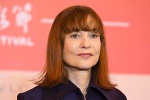        ihuppert270617image3.jpg