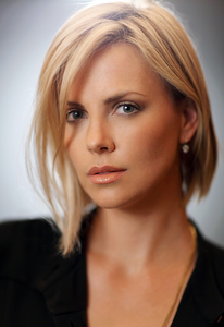 Charlize Theron - 1 - Face.png