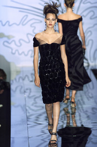 Valentino+Fall+2001+lerjUxncGIXx.jpg