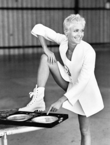 Beri_Smither_1994_02_Harper_s_Bazaar_Us_Ph_Patri (6).jpg