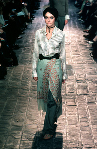 59543dd6974b7_IsabelMarantSpringSummer1999ParisFashionWeek.thumb.jpg.b1c19ae124d90b8c811e41a2b7e763ef.jpg