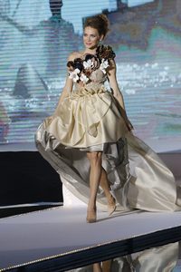 Besenova-Fashion-Opening-11-e1498493935290.thumb.jpg.ddfffbf0cd9f8e7d4d9d67773119c2c6.jpg