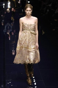 Dolce_Gabbana_Fall_2006_FwYCC6hGb-tx.thumb.jpg.0231bb824c849f2edc6936a57082b8cd.jpg