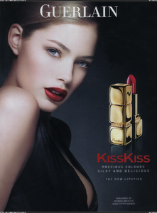 DoutzenKroes_GuerlainKISSKISS.thumb.jpg.8b637cea016e1e500d29b5fbd7714f60.jpg