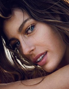 ELLE-Denmark-July-2017-Mathilde-Goehler-by-Sune-Czajkowski-2.thumb.jpg.e368adbc600860697dcaef87a55c4b9c.jpg
