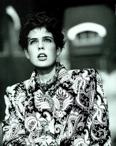 Elgort_Vogue_Italia_February_1989_05.thumb.jpg.6942bc599e15b885576d4bc345d15707.jpg