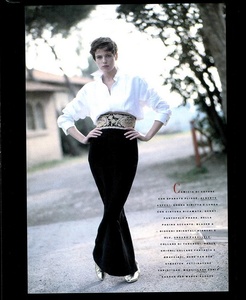 Elgort_Vogue_Italia_February_1989_06.thumb.jpg.cbe7108c0aafe1dc37772be51f8fa4cd.jpg