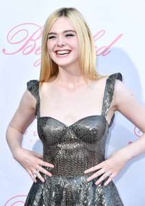 Elle-Fanning--The-Beguiled-Premiere-in-Los-Angeles--02.jpg