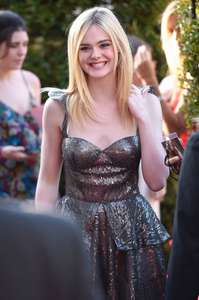 Elle-Fanning--The-Beguiled-Premiere-in-Los-Angeles--11.jpg