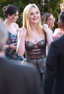 Elle-Fanning--The-Beguiled-Premiere-in-Los-Angeles--12.jpg