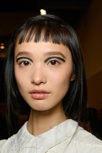 Fendi_Backstage_Milan_Fashion_Week_SS16_h_Jn_At3r_X.jpg