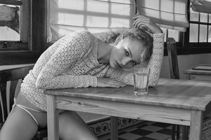 Glamour-UK-July-2017-Kimberly-van-der-Laan-by-Olivia-Frolich-7.thumb.jpg.59adec32be2868a35dd950f8de21dbb4.jpg