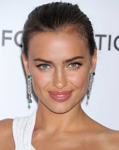 Irina-Shayk.thumb.jpg.529140fa0cd563db75acc450c236ad6c.jpg