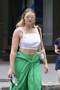 Iskra-Lawrence-at-AOL-Build-Series--08.jpg